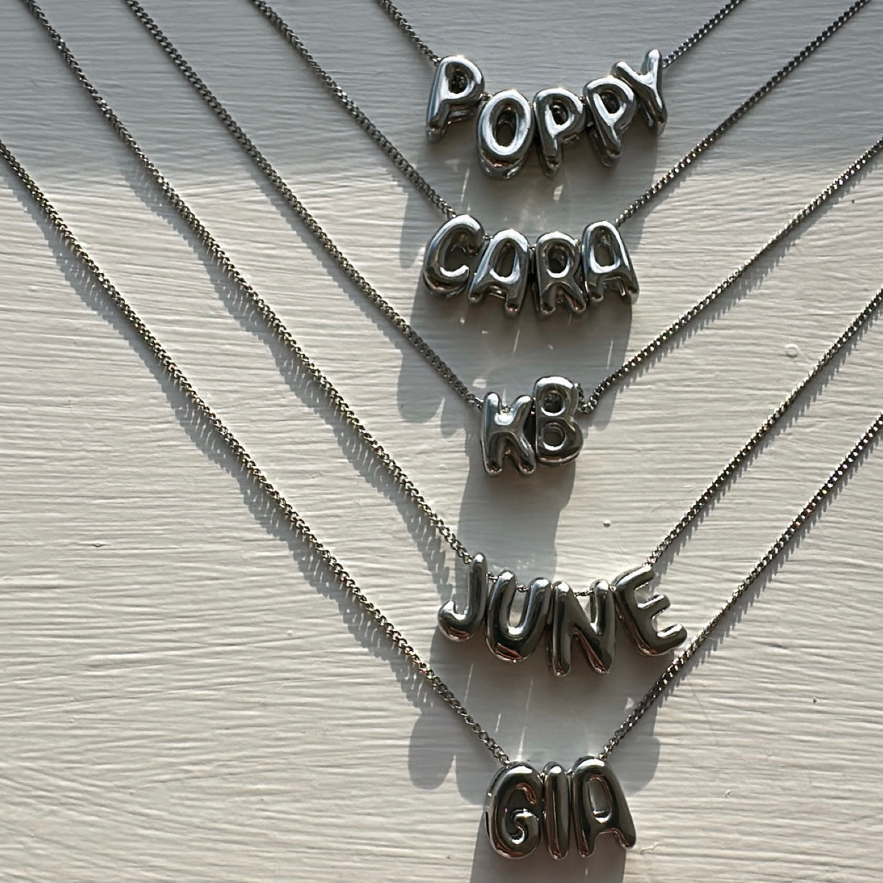 Mini Bubble Name Necklace Single name