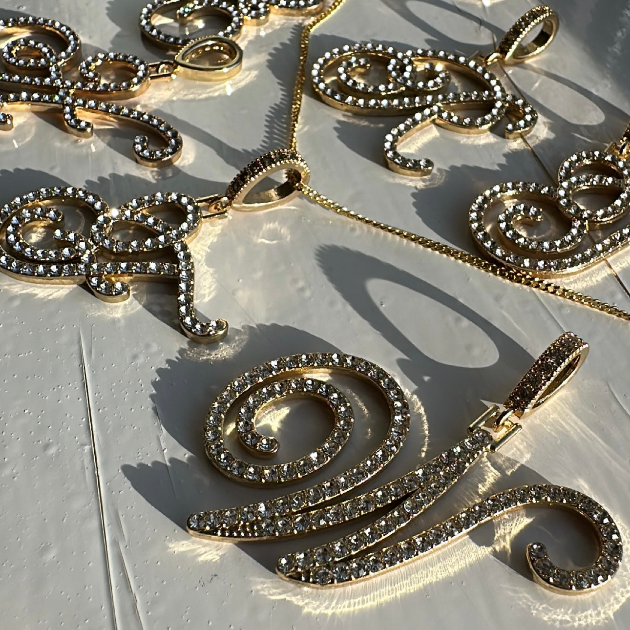 Script diamanté initial necklace