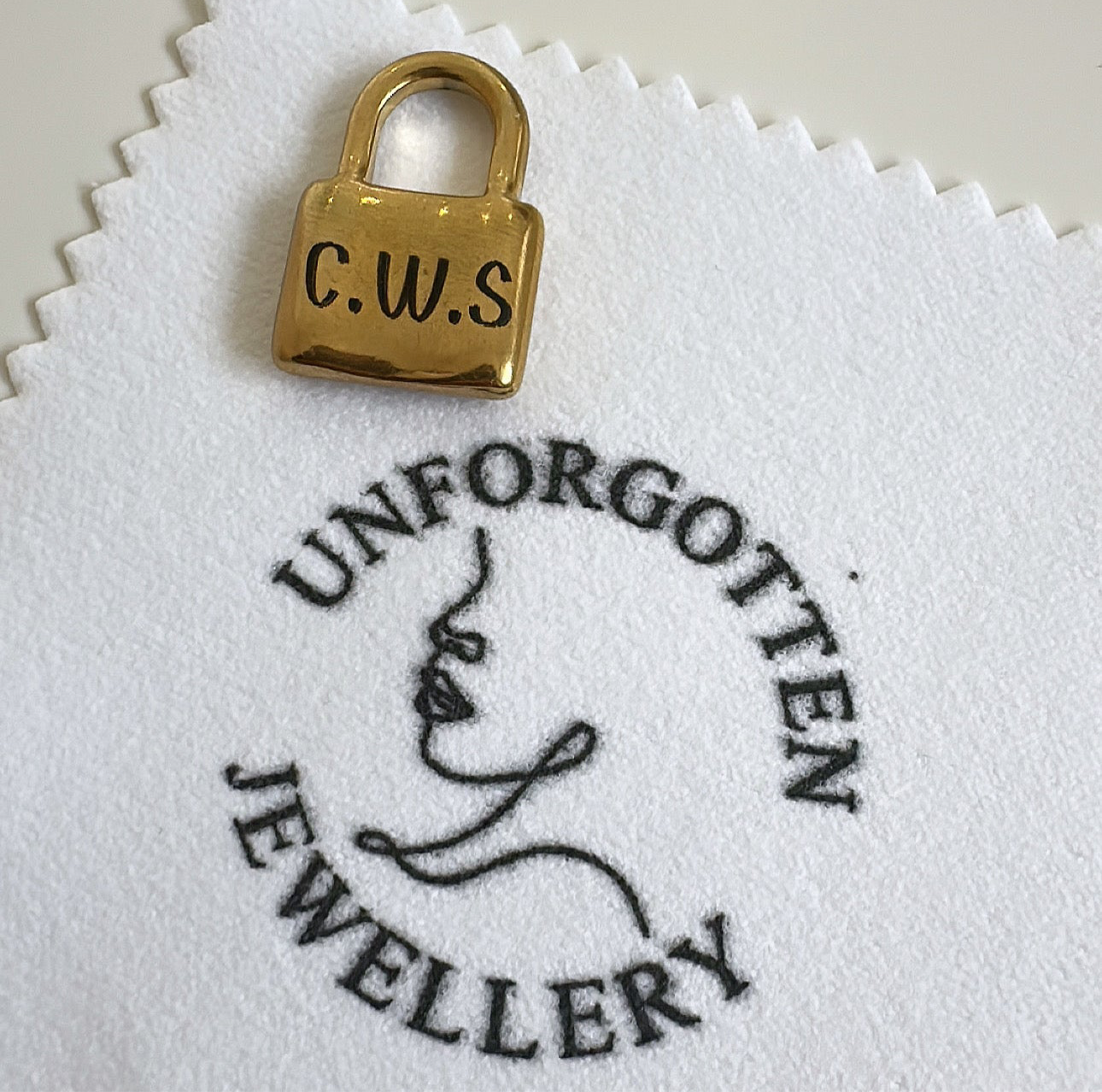 Engravable chunky padlock