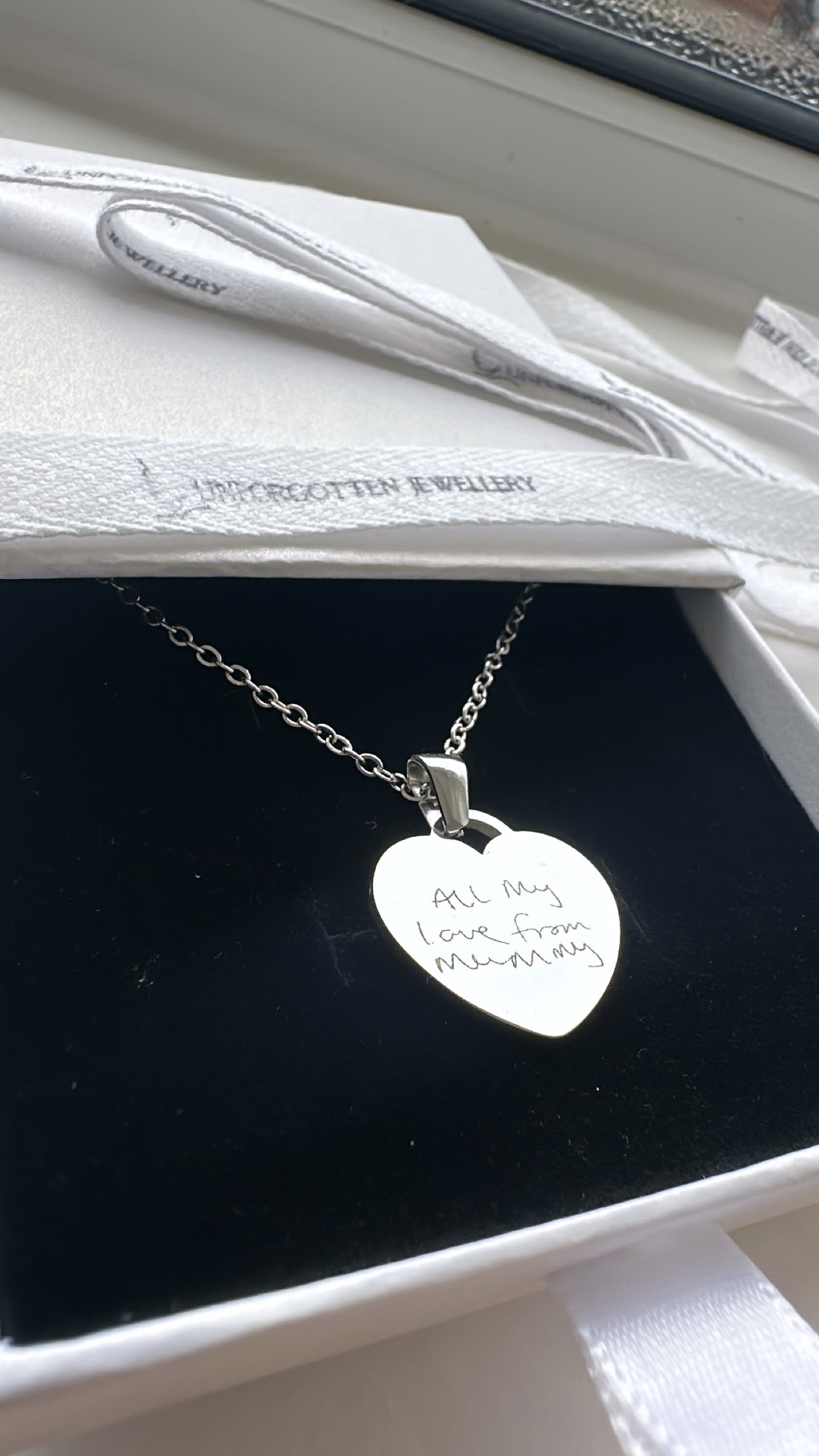 Engraved Classic Heart Pendant Necklace