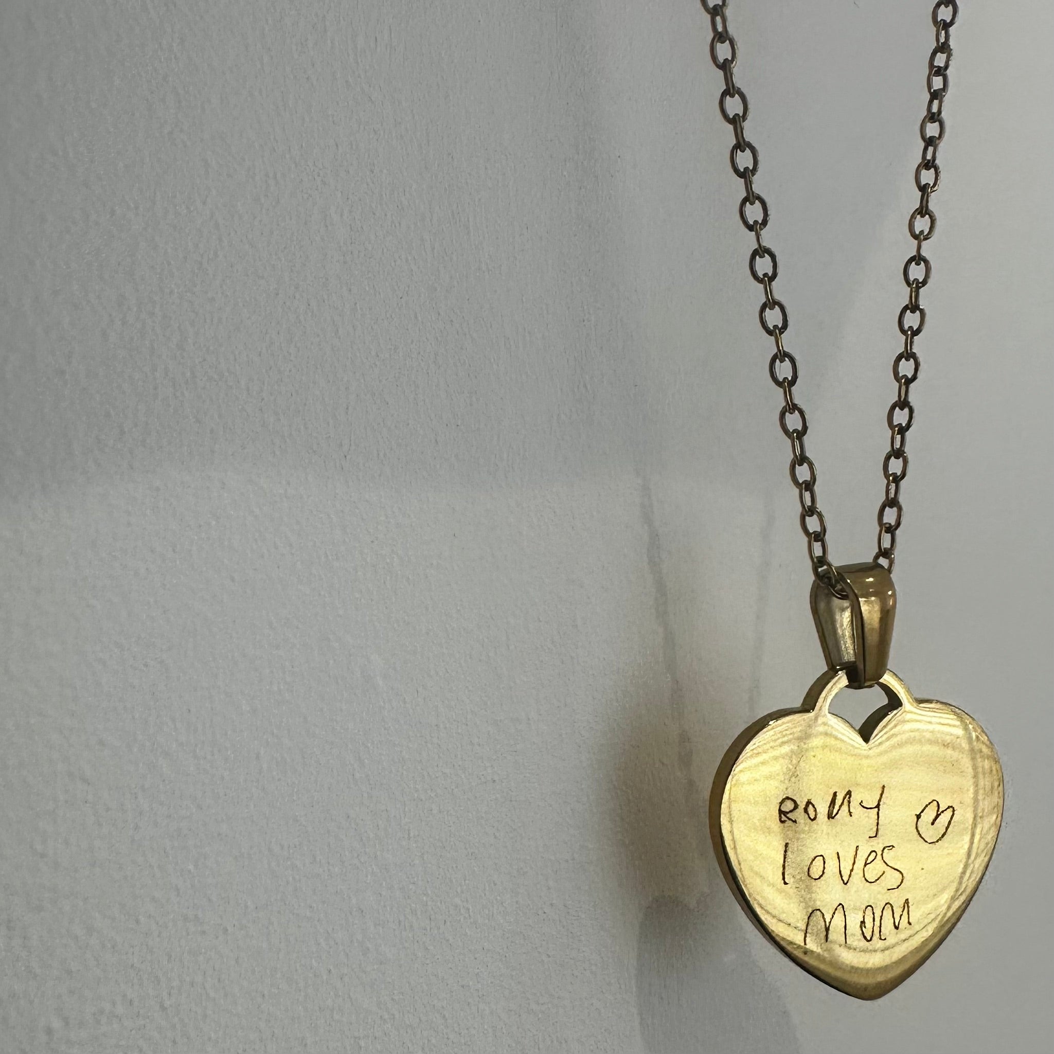 Engraved Classic Heart Pendant Necklace
