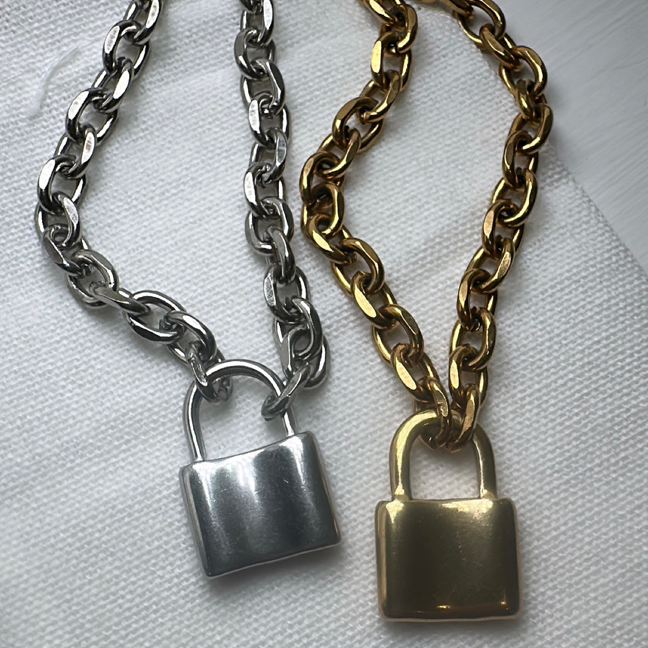 Engravable chunky padlock