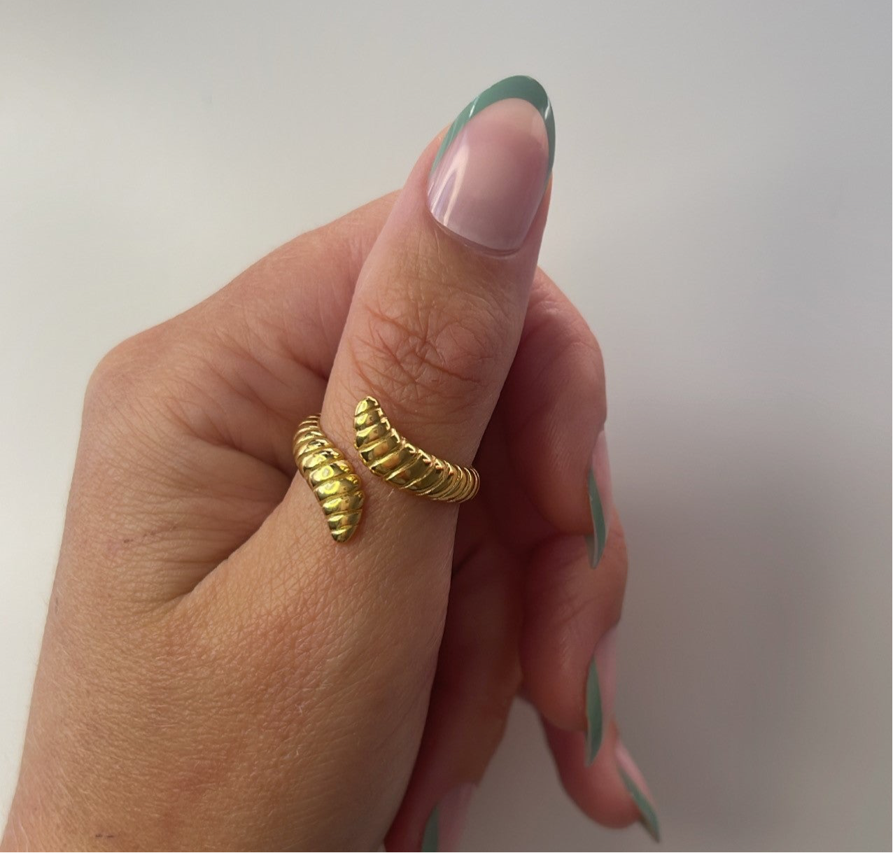 Shay adjustable Ring