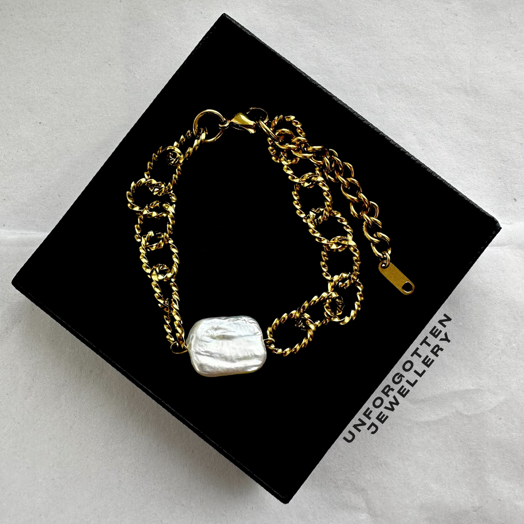 Golden Drift pearl Bracelet